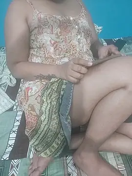 Snapshot of Dreamgirl1211 chatting on 03/17/25, 06:32 Dreamgirl1211 online show from 03/17/25, 06:32