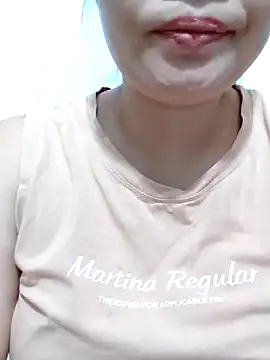 Snapshot of _Mira_69_ chatting on 06/04/26, 03:00 Mira 69 online show from 06/04/26, 03:00