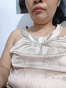 Snapshot of _Mira_69_ chatting on 07/15/26, 12:23 Mira 69 online show from 07/15/26, 12:23