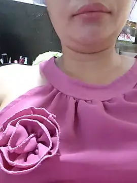 Snapshot of _Mira_69_ chatting on 05/25/26, 11:36 Mira 69 online show from 05/25/26, 11:36