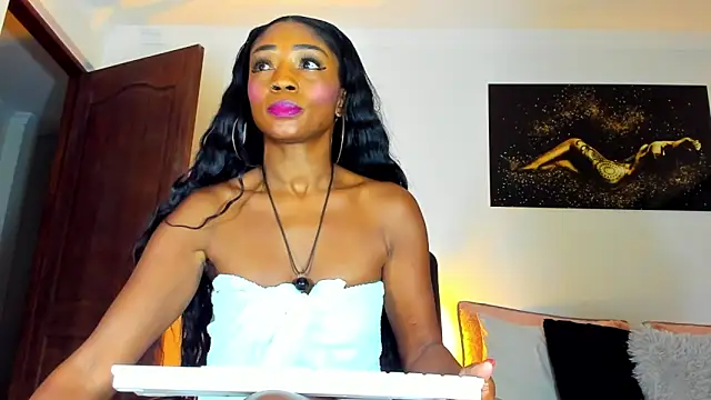 KimberlyBanks2 online show from 11/18/25, 10:18