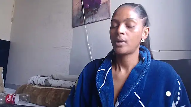 Snapshot of Sexysilverfoxxx chatting on 10/28/25, 01:10 Sexysilverfoxxx online show from 10/28/25, 01:10