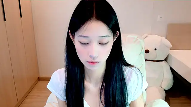 Snapshot of Xueb_J chatting on 09/10/25, 07:18 Xueb J online show from 09/10/25, 07:18
