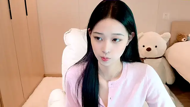 Snapshot of Xueb_J chatting on 01/21/25, 05:49 Xueb J online show from 01/21/25, 05:49