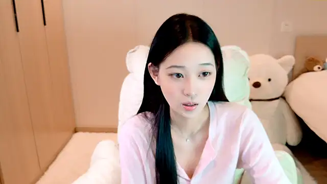 Snapshot of Xueb_J chatting on 01/21/25, 08:52 Xueb J online show from 01/21/25, 08:52
