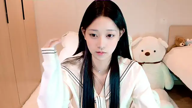 Snapshot of Xueb_J chatting on 01/18/25, 12:57 Xueb J online show from 01/18/25, 12:57