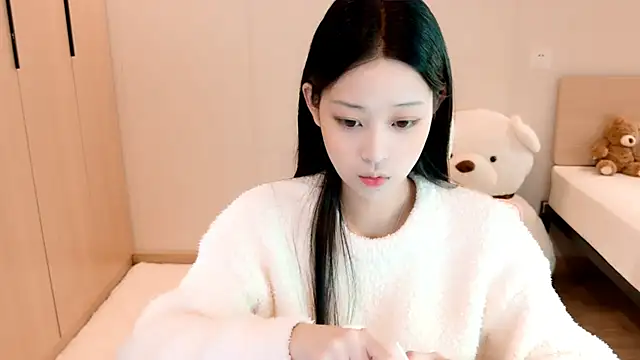 Snapshot of Xueb_J chatting on 12/15/24, 07:24 Xueb J online show from 12/15/24, 07:24