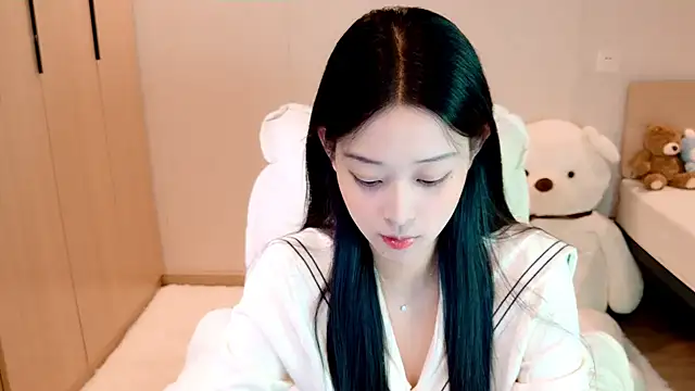 Snapshot of Xueb_J chatting on 01/23/25, 06:39 Xueb J online show from 01/23/25, 06:39