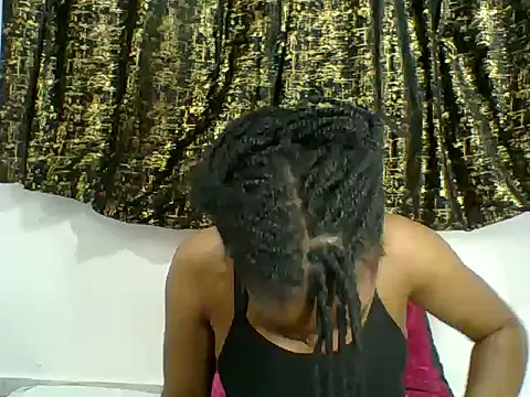 Snapshot of PrettyPrincess14 chatting on 03/18/26, 05:47 PrettyPrincess14 online show from 03/18/26, 05:47