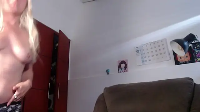NEXT DOOR GIRL  online show from 09/09/25, 09:57