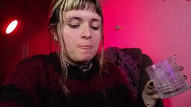 NEXT DOOR GIRL  online show from 02/05/26, 12:17