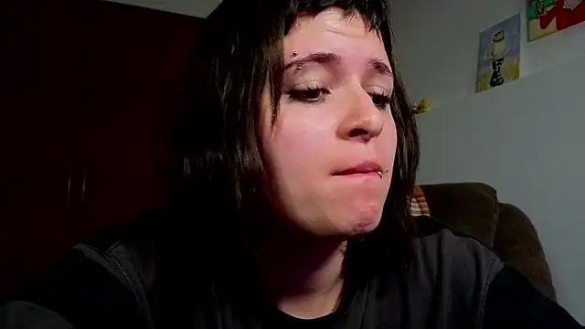 NEXT DOOR GIRL  online show from 04/10/26, 10:39