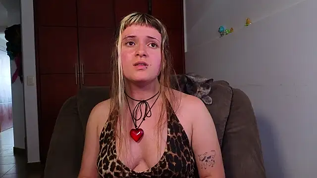 NEXT DOOR GIRL  online show from 03/13/26, 09:53