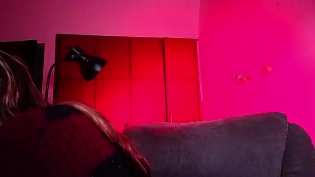 NEXT DOOR GIRL  online show from 03/26/26, 11:02