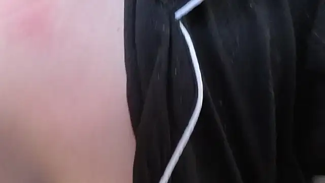 NEXT DOOR GIRL  online show from 04/26/26, 12:57