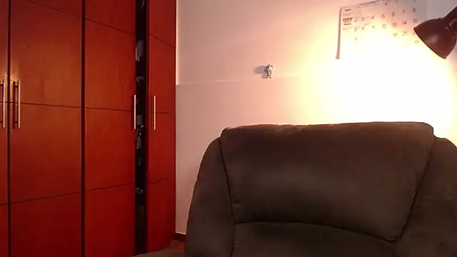 NEXT DOOR GIRL  online show from 11/06/25, 10:25