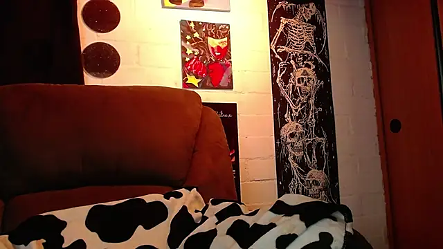 NEXT DOOR GIRL  online show from 02/27/25, 02:03