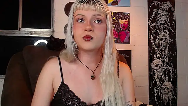 NEXT DOOR GIRL  online show from 02/09/25, 12:28
