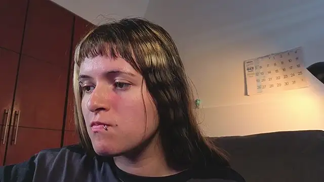 NEXT DOOR GIRL  online show from 10/31/25, 02:35