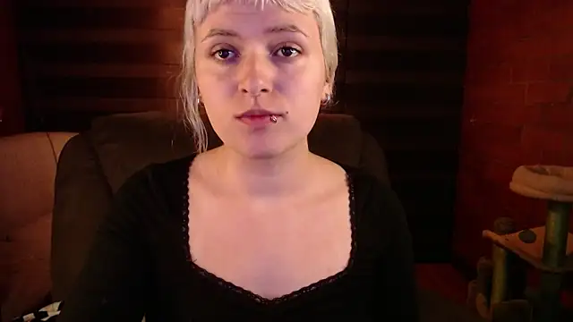 NEXT DOOR GIRL  online show from 03/22/25, 02:16