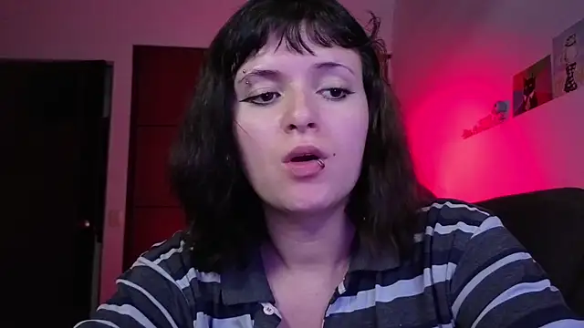 NEXT DOOR GIRL  online show from 05/28/26, 10:48