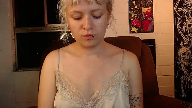 NEXT DOOR GIRL  online show from 02/14/25, 02:07