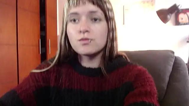 NEXT DOOR GIRL  online show from 09/28/25, 01:29