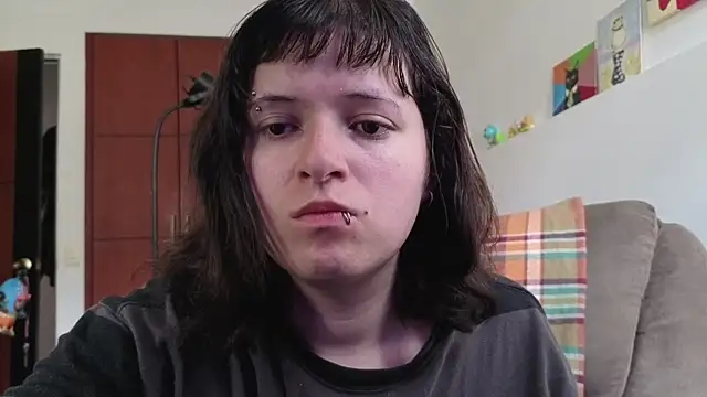 NEXT DOOR GIRL  online show from 05/17/26, 01:44