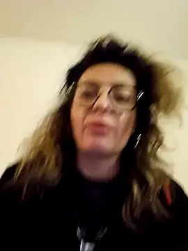 Selenna emma online show from 12/18/25, 08:34