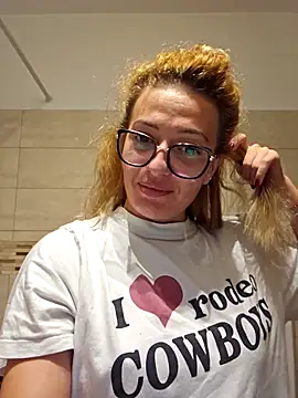 Selenna emma online show from 10/24/25, 08:30