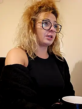 Selenna emma online show from 11/11/25, 02:56