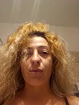 Selenna emma online show from 10/31/25, 03:19