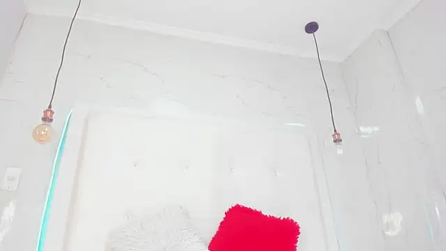 emilyadams0 online show from 10/04/25, 10:55
