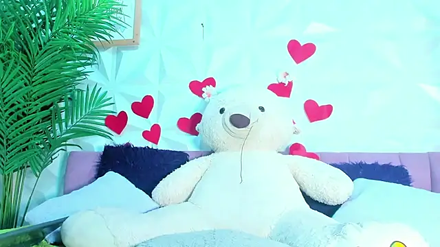 Snapshot of Briyit_Doll chatting on 09/23/25, 03:35 Briyit Doll online show from 09/23/25, 03:35