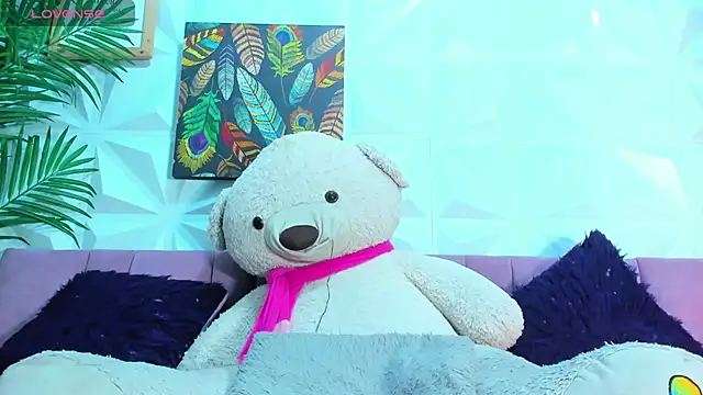 Snapshot of Briyit_Doll chatting on 09/09/25, 04:11 Briyit Doll online show from 09/09/25, 04:11