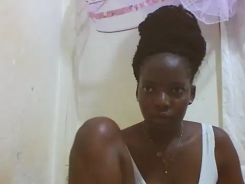 PRETTY-LIA online show from 05/10/26, 04:09