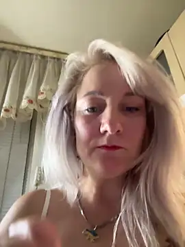 Snapshot of Tina_Alev chatting on 09/10/25, 05:34 Tina Alev online show from 09/10/25, 05:34