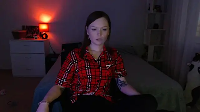 Snapshot of Allaria chatting on 04/12/26, 03:48 Allaria online show from 04/12/26, 03:48