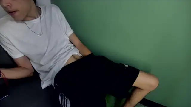 Snapshot of sweet_tippot chatting on 11/04/25, 03:21 sweet tippot online show from 11/04/25, 03:21