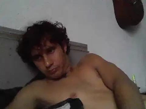 Snapshot of pedrodavid_ chatting on 12/16/24, 08:26 pedrodavid online show from 12/16/24, 08:26