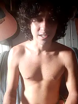 Snapshot of pedrodavid_ chatting on 05/29/26, 09:21 pedrodavid online show from 05/29/26, 09:21