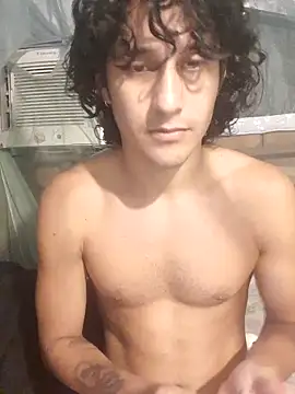 Snapshot of pedrodavid_ chatting on 05/14/26, 01:46 pedrodavid online show from 05/14/26, 01:46