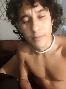 Snapshot of pedrodavid_ chatting on 04/21/26, 02:51 pedrodavid online show from 04/21/26, 02:51