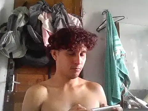 Snapshot of pedrodavid_ chatting on 01/29/25, 07:32 pedrodavid online show from 01/29/25, 07:32