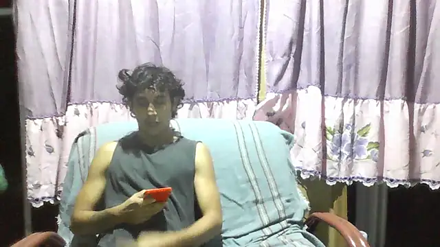 Snapshot of pedrodavid_ chatting on 10/18/25, 11:51 pedrodavid online show from 10/18/25, 11:51