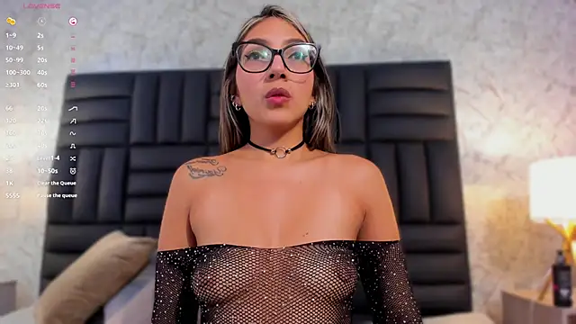 Snapshot of Caro_martinezz chatting on 03/11/25, 04:41 Caro martinezz online show from 03/11/25, 04:41