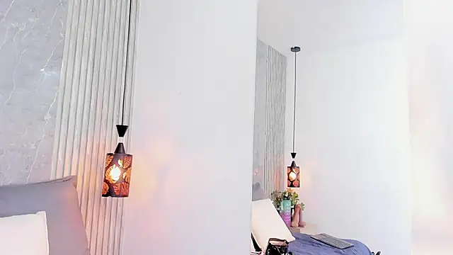 Snapshot of Sophiee_Velvet chatting on 03/17/25, 12:25 Sophiee Velvet online show from 03/17/25, 12:25