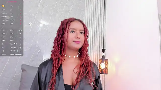 Snapshot of Sophiee_Velvet chatting on 03/19/25, 03:08 Sophiee Velvet online show from 03/19/25, 03:08