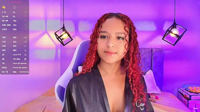 Snapshot of Sophiee_Velvet chatting on 09/09/25, 12:47 Sophiee Velvet online show from 09/09/25, 12:47