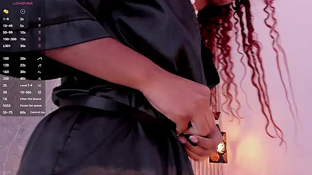 Snapshot of Sophiee_Velvet chatting on 02/26/25, 11:32 Sophiee Velvet online show from 02/26/25, 11:32